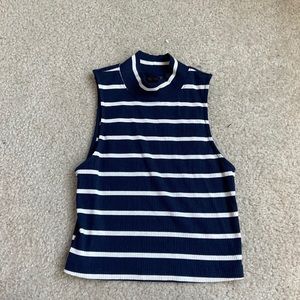 Form fitter crop tank top